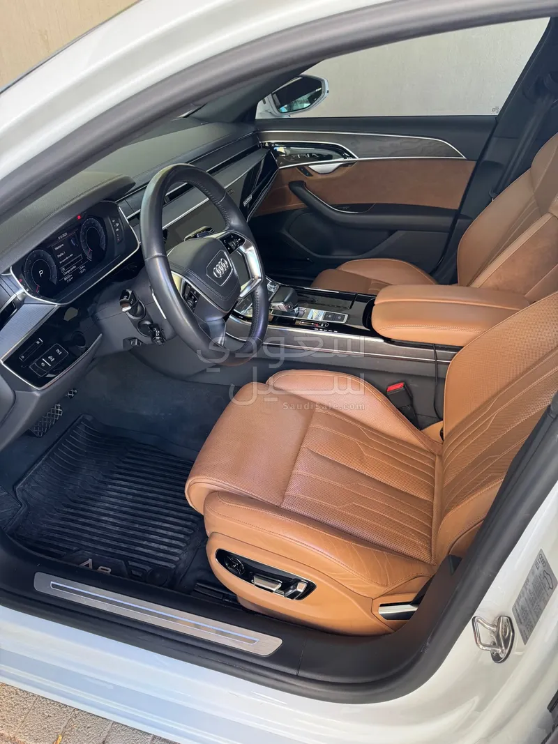 2018 اودي اي 8 ال 55تي اف اس أي