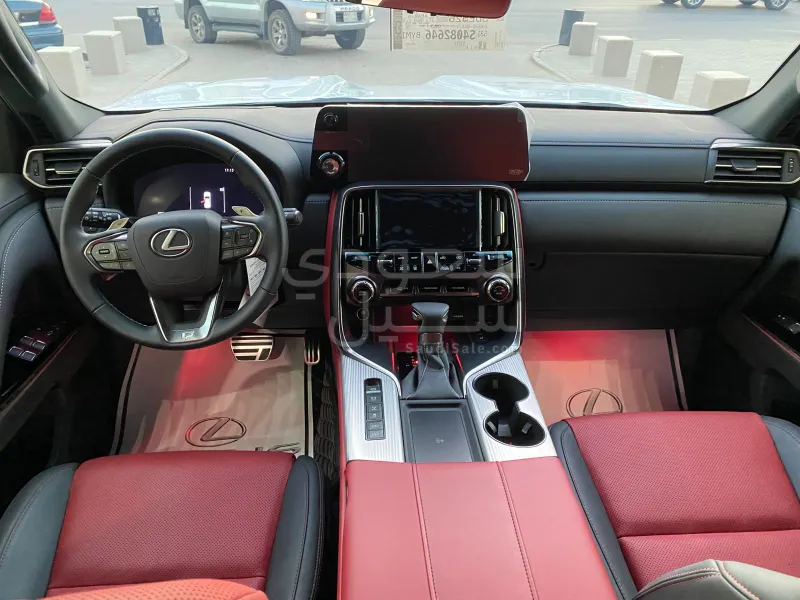 2025 Lexus LX 600 F