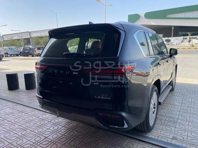 2025 Lexus LX 600