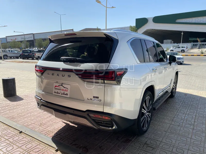 2024 Lexus LX 600
