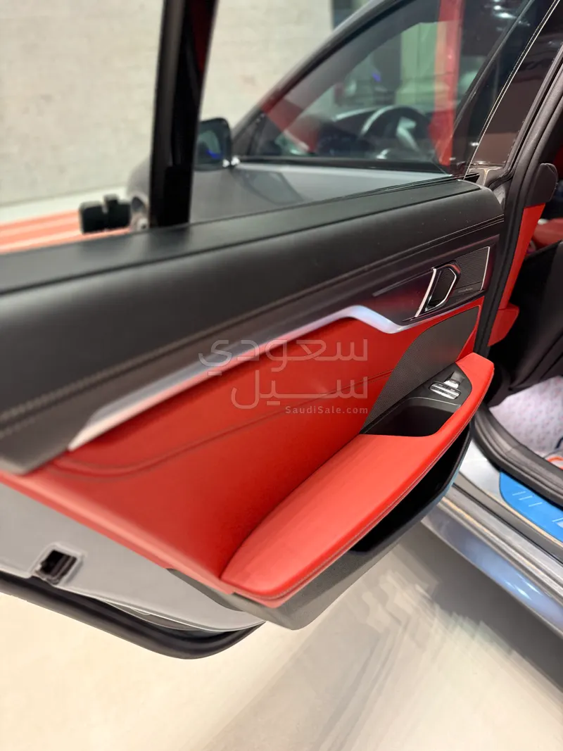 2021 بي ام دبليو الفئة الثامنة إم 850 أي