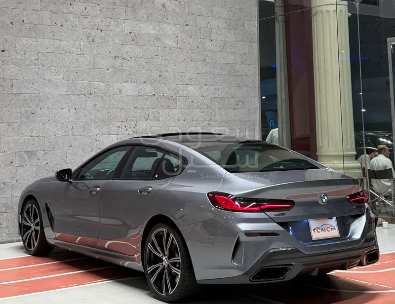 2021 بي ام دبليو الفئة الثامنة إم 850 أي