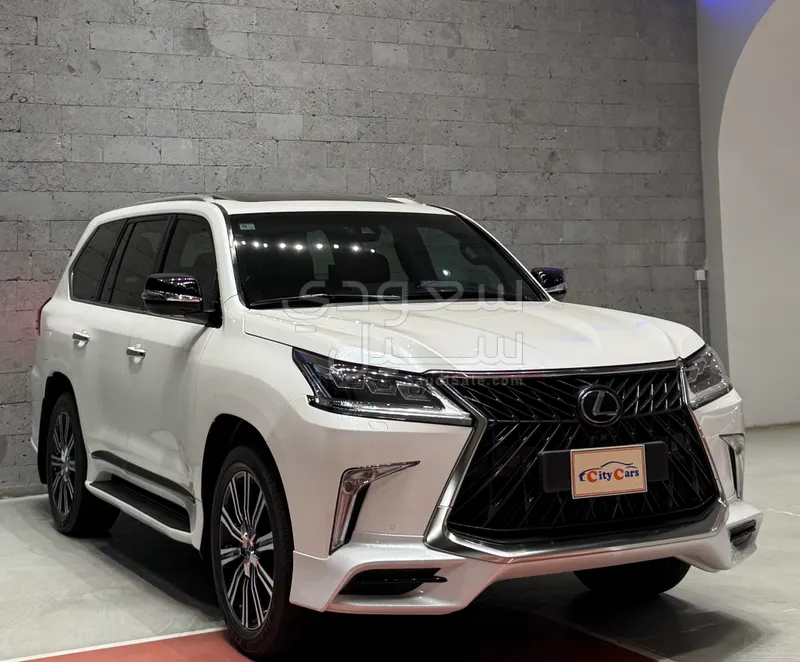 2020 لكزس إل إكس 570