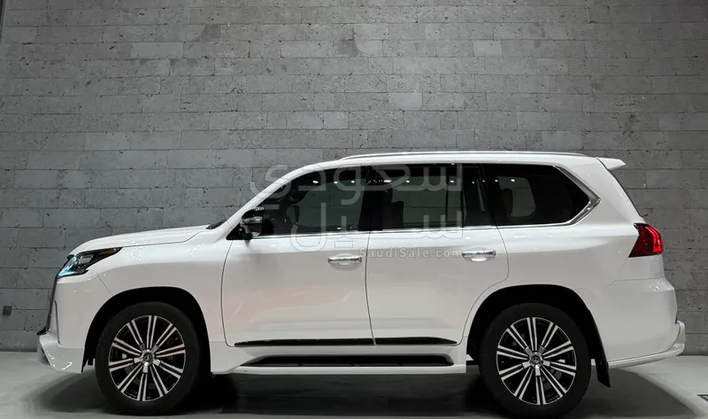 2020 لكزس إل إكس 570