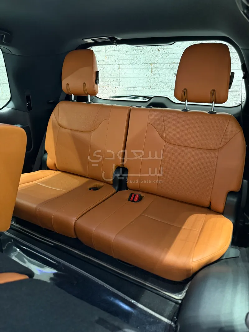 2020 لكزس إل إكس 570