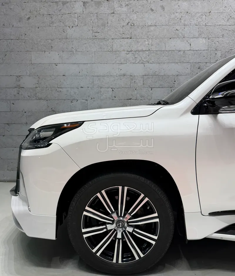 2020 لكزس إل إكس 570