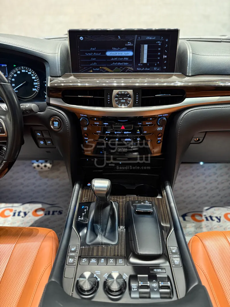 2020 لكزس إل إكس 570