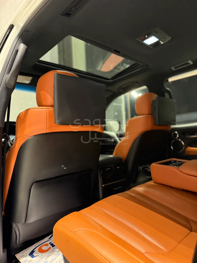 2020 لكزس إل إكس 570