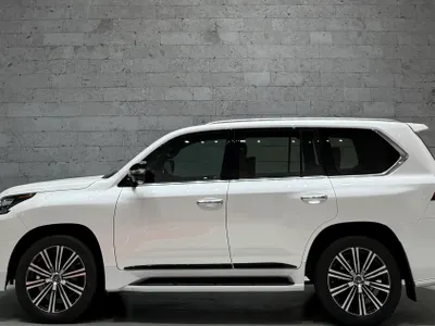 2020 لكزس إل إكس 570