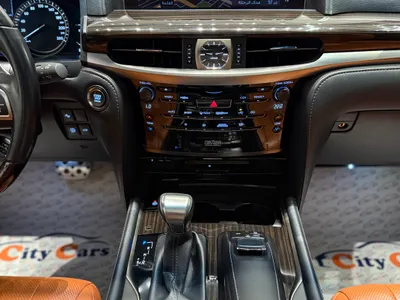 2020 لكزس إل إكس 570