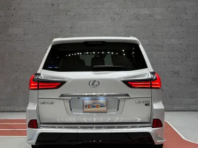 2020 لكزس إل إكس 570