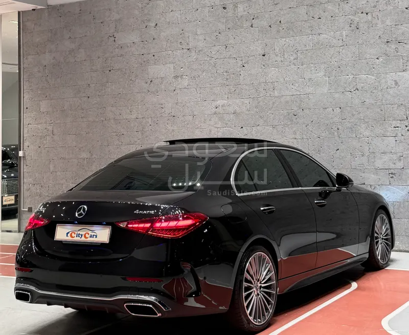 2023 مرسيدس - بنز سي 300