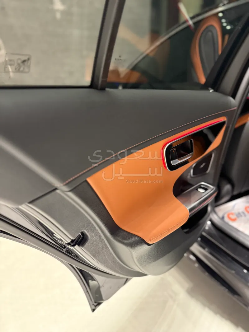 2023 مرسيدس - بنز سي 300