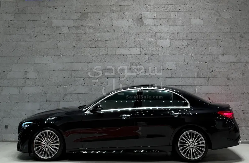 2023 مرسيدس - بنز سي 300