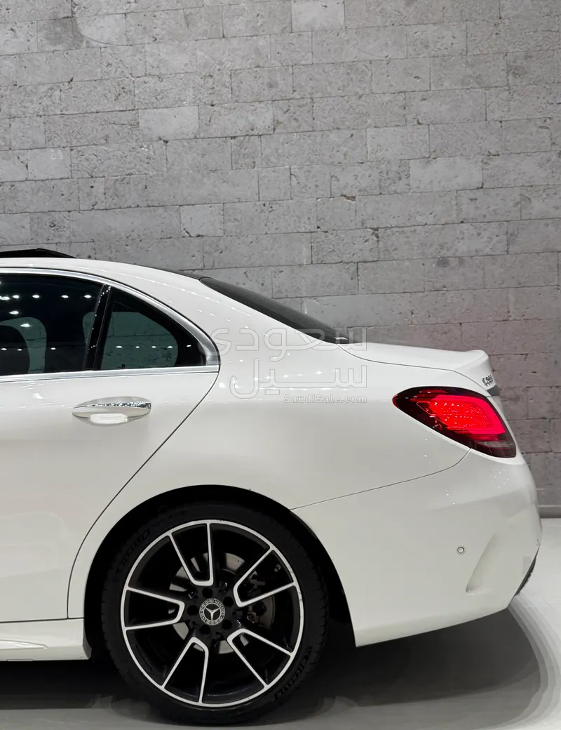 2021 مرسيدس - بنز سي 200