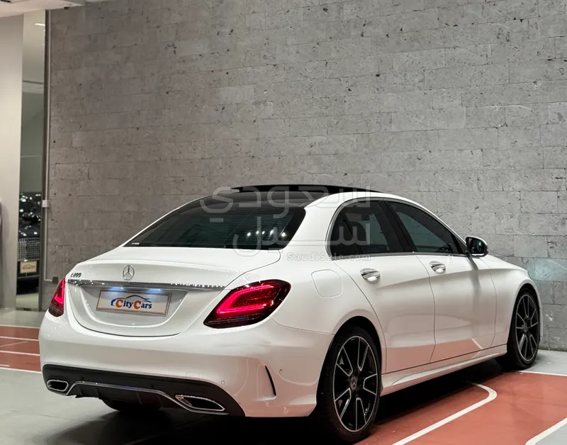 2021 مرسيدس - بنز سي 200