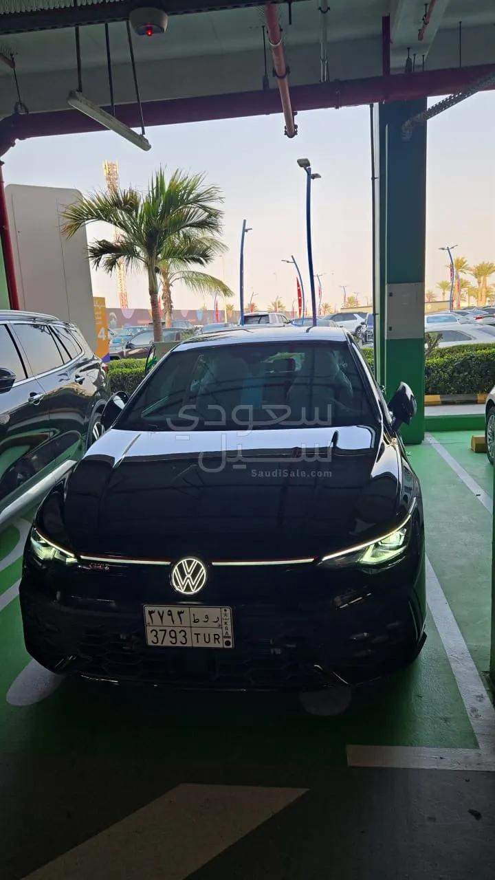 2025 فولكس واجن غولف