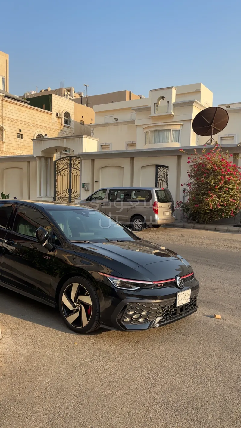 2025 فولكس واجن غولف