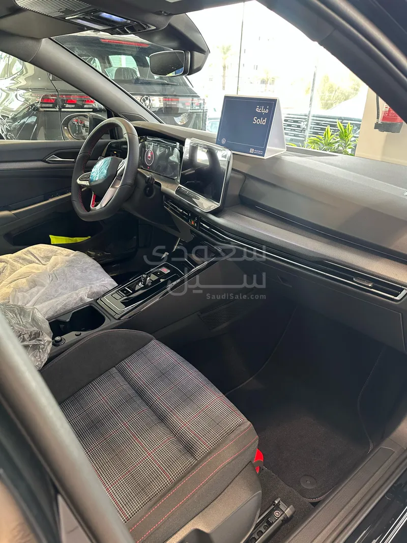 2025 فولكس واجن غولف