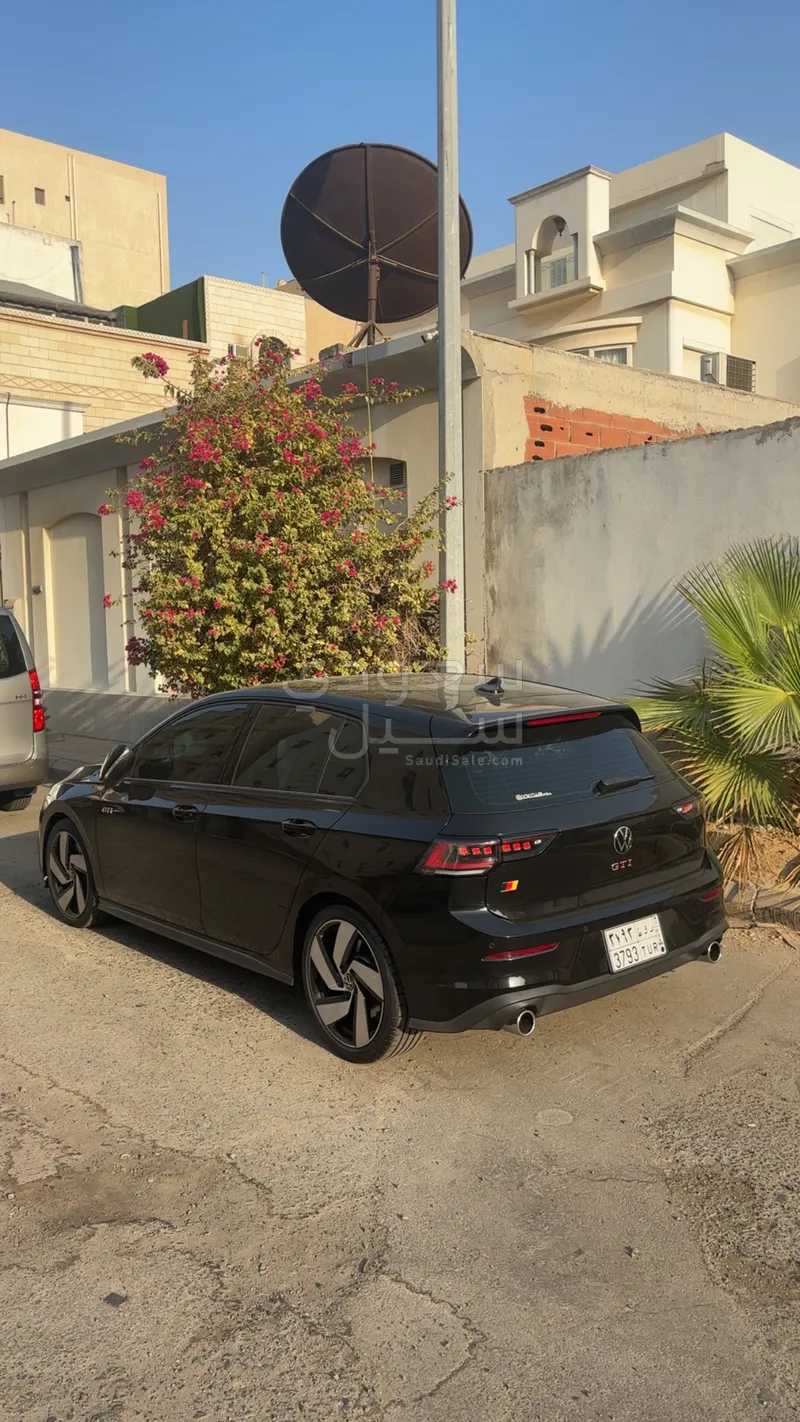 2025 فولكس واجن غولف