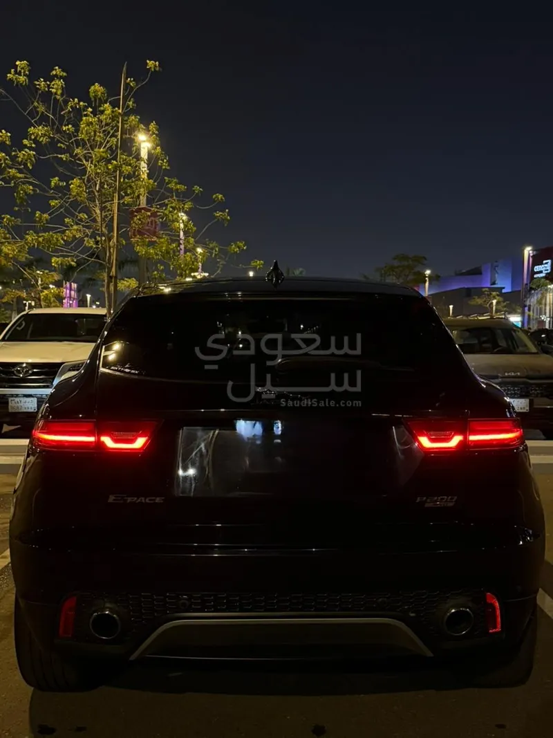 2020 جاكوار اي-بيس