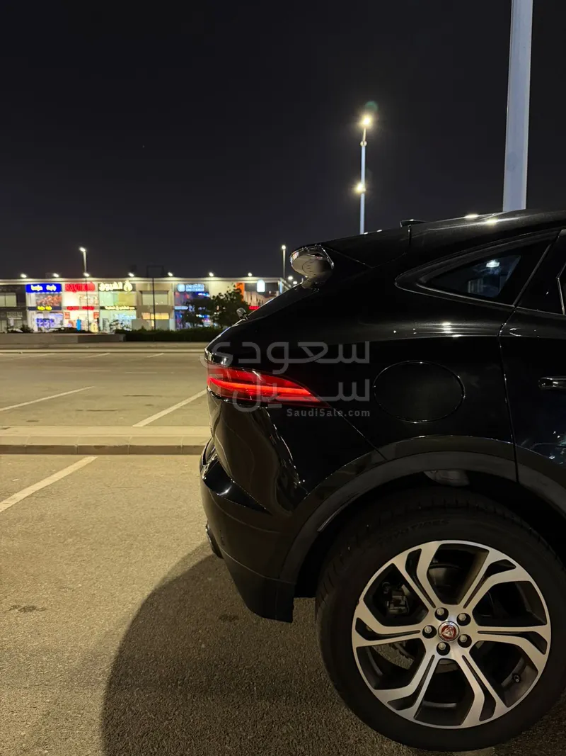 2020 جاكوار اي-بيس