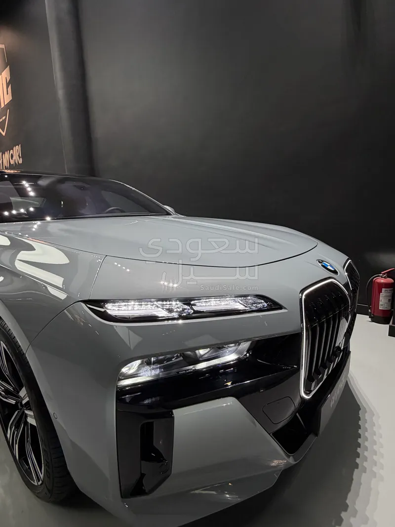 2026 بي ام دبليو الفئة السابعة 735أي