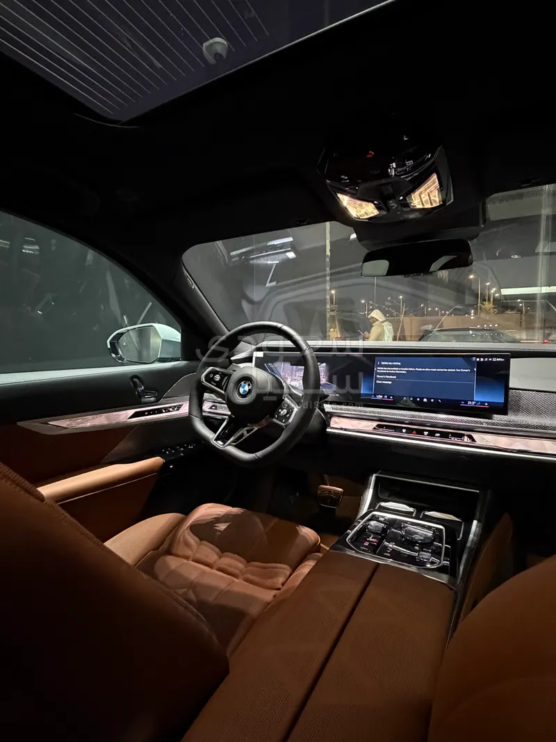 2026 بي ام دبليو الفئة السابعة 735أي