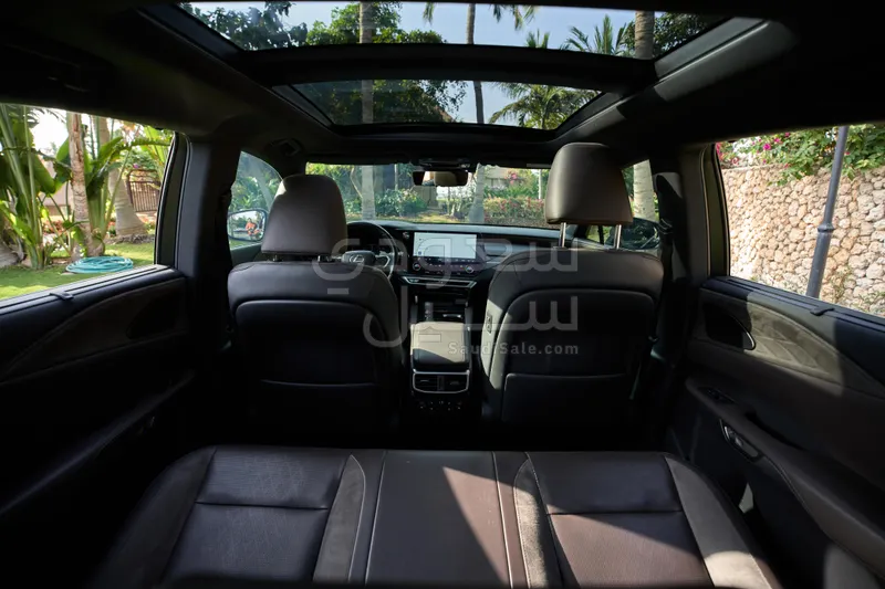 2023 لكزس أر إكس 350إل