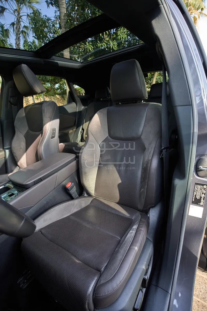 2023 لكزس أر إكس 350إل