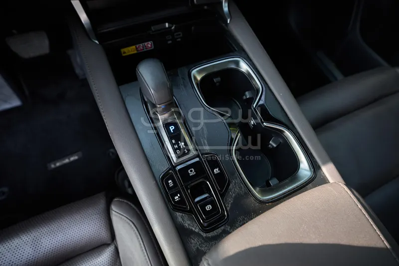 2023 لكزس أر إكس 350إل