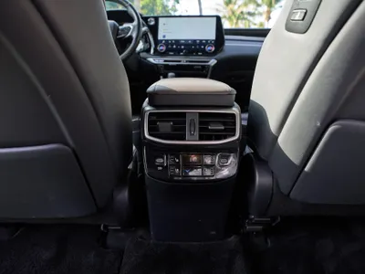 2023 لكزس أر إكس 350إل