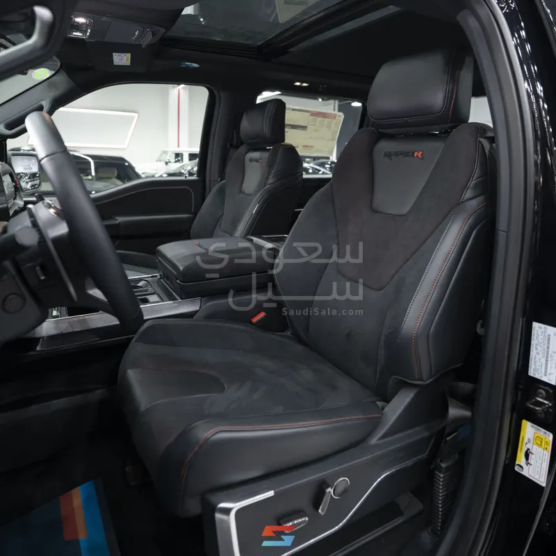 2025 فورد اف 150 رابتور ار