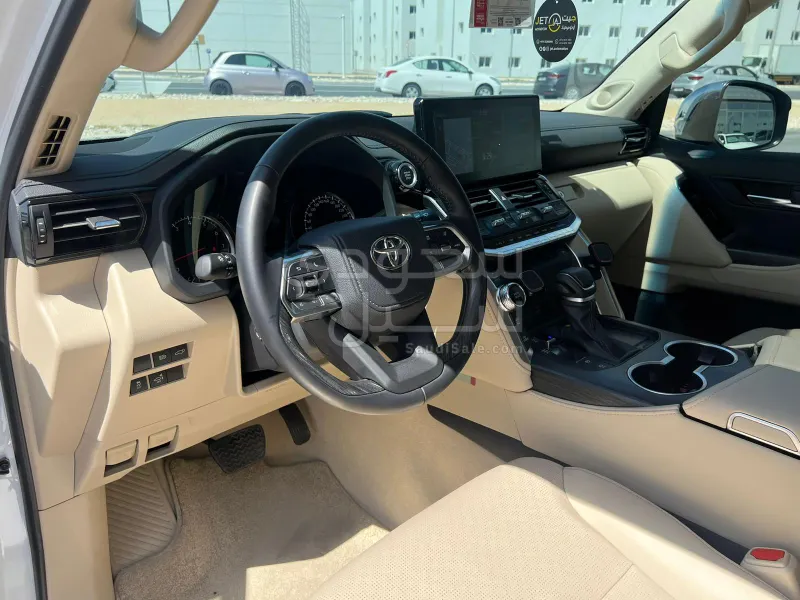 2024 Toyota Land Cruiser VXR