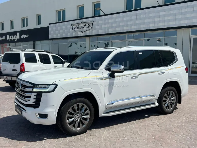 2024 Toyota Land Cruiser VXR