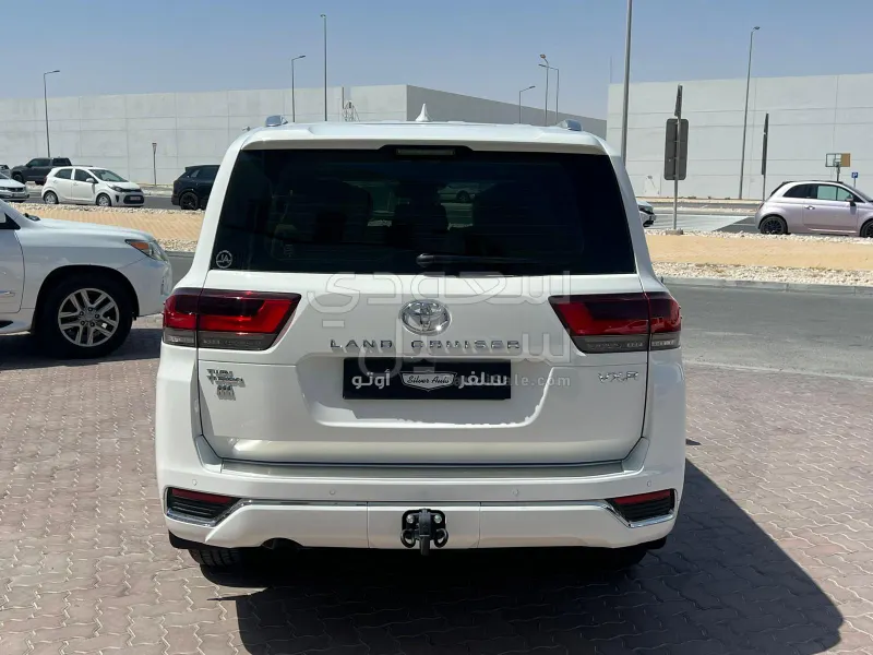 2024 Toyota Land Cruiser VXR