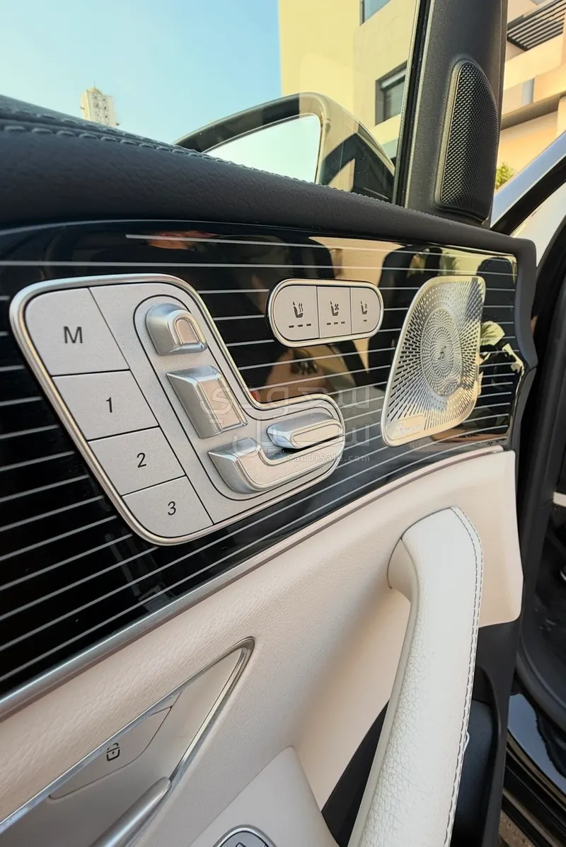 2025 مرسيدس - بنز جي إل إي 350