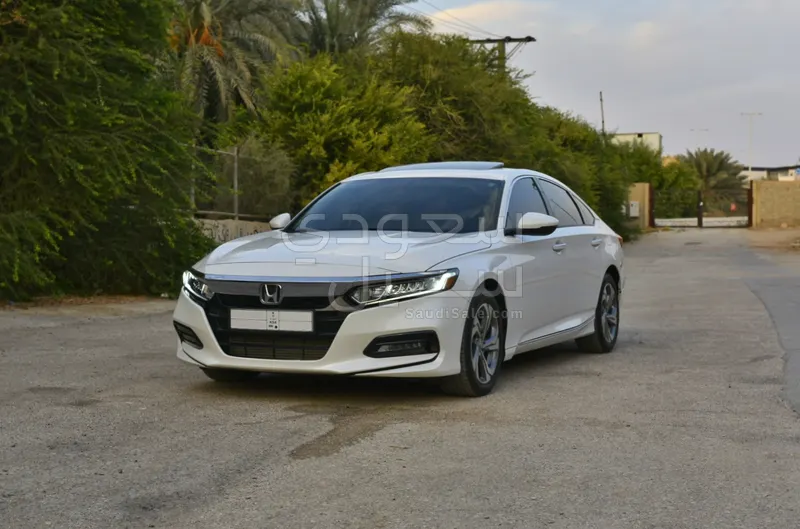 2019 هوندا اكورد اي اكس ال