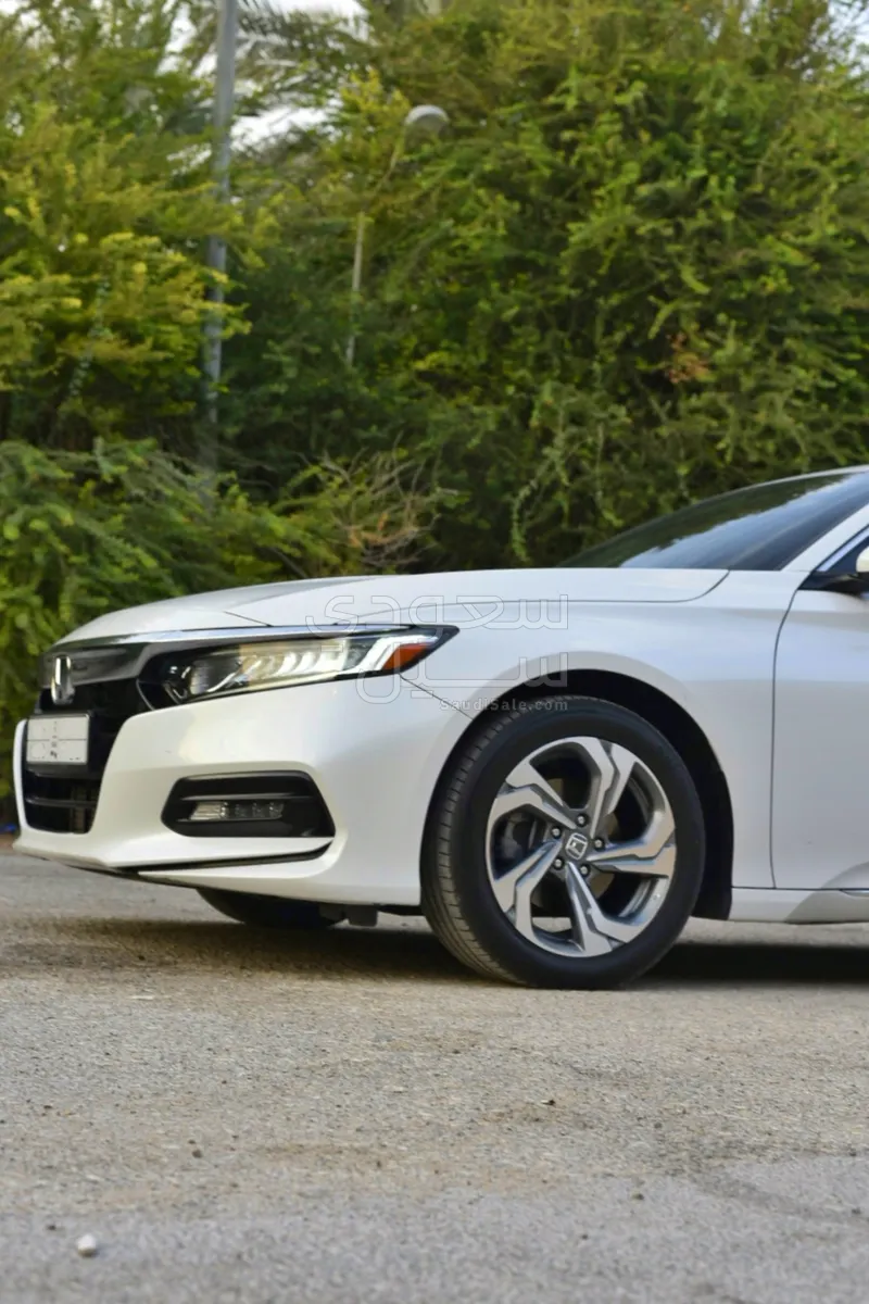 2019 هوندا اكورد اي اكس ال