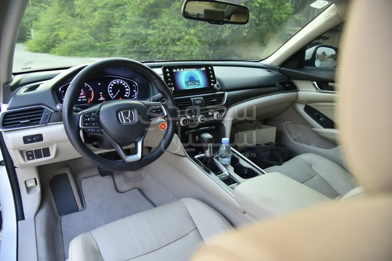 2019 هوندا اكورد اي اكس ال