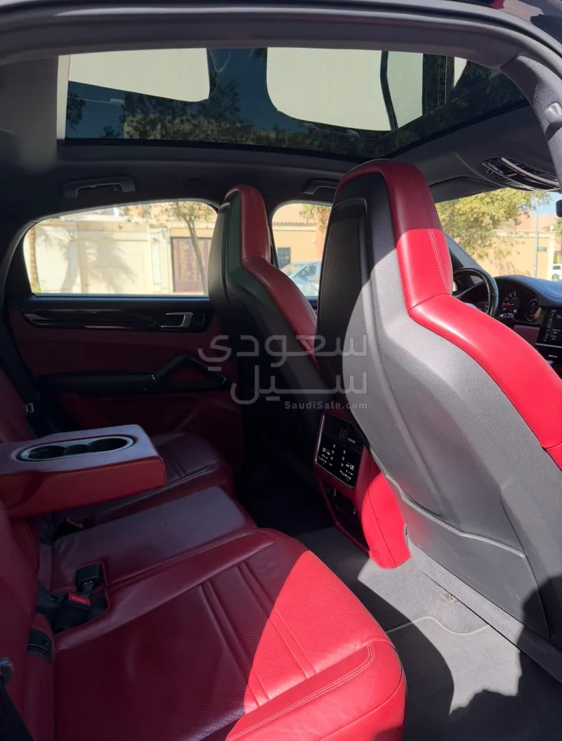 2020 Porsche Cayenne Coupe