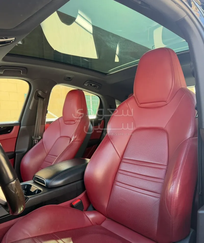 2020 Porsche Cayenne Coupe