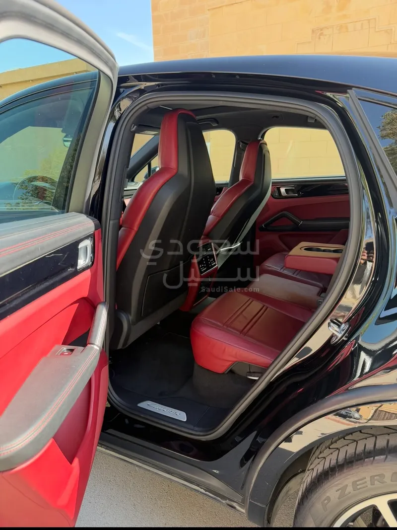 2020 Porsche Cayenne Coupe