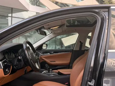 2019 BMW 5 Series 520i