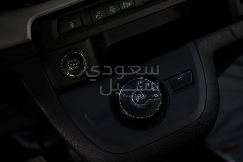 2024 بيجو ترافلر