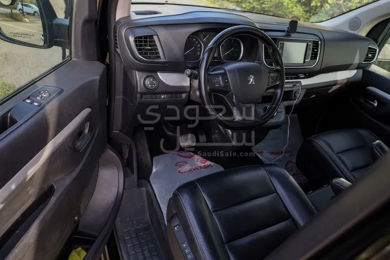 2024 بيجو ترافلر