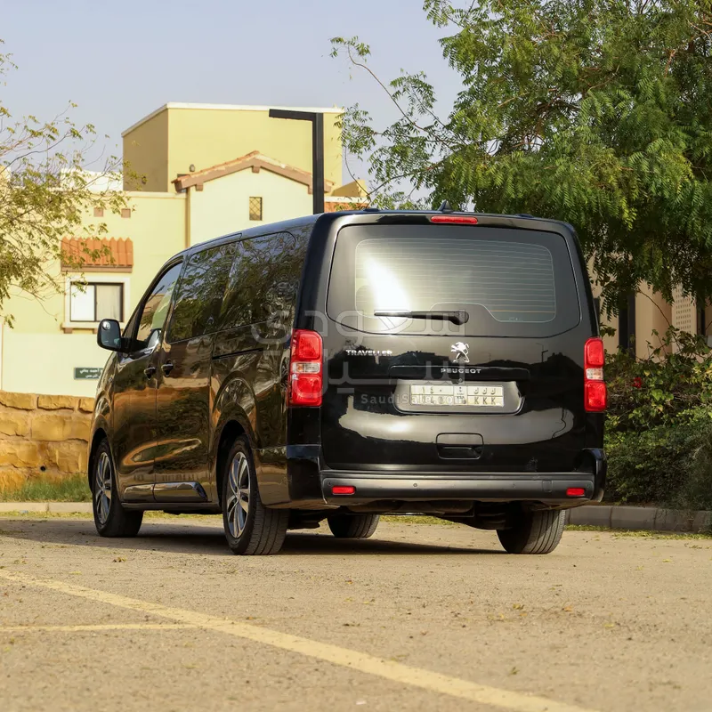 2024 بيجو ترافلر