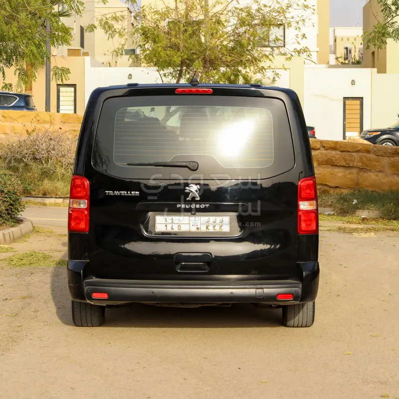 2024 بيجو ترافلر