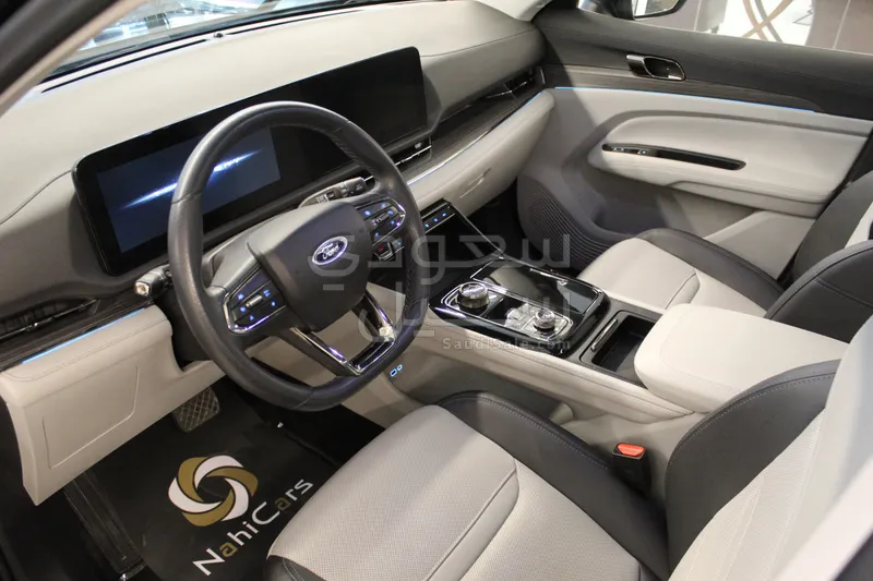 2024 فورد تيريتوري تيتانيوم بلس