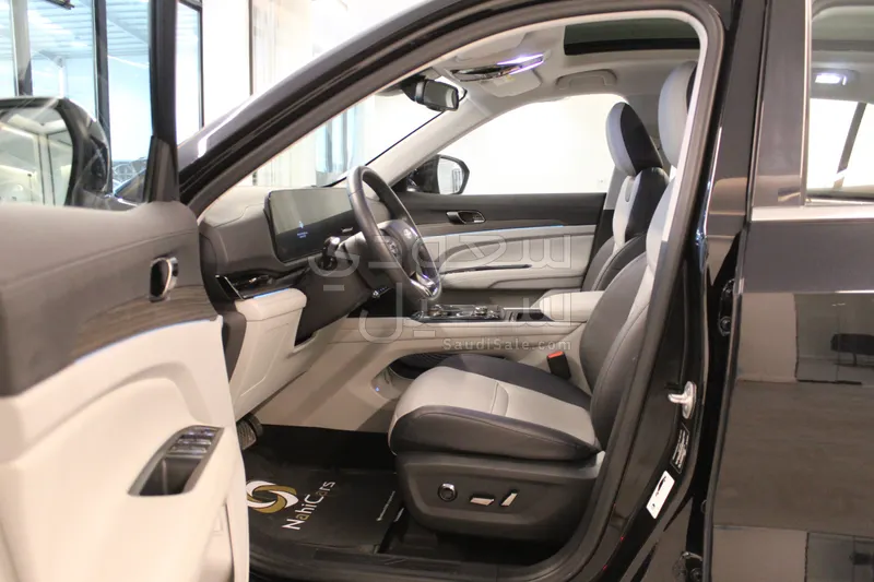 2024 فورد تيريتوري تيتانيوم بلس